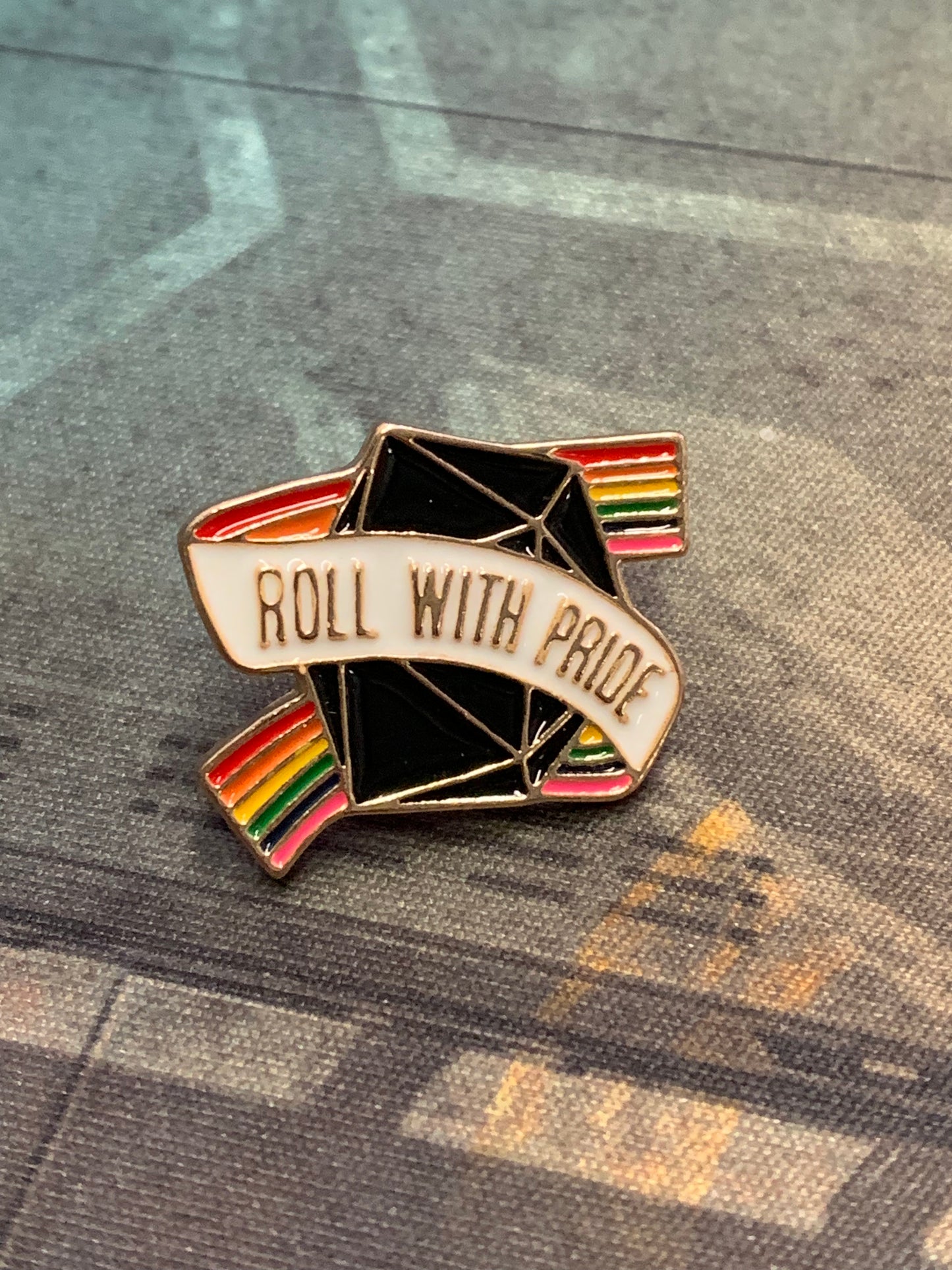 Roll With Pride Pinssi