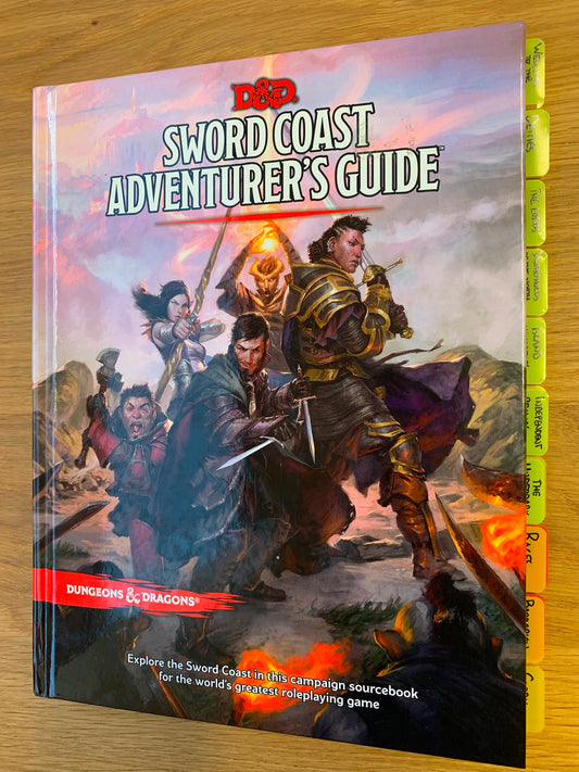 Dungeons & Dragons 5E: Sword Coast Adventurers Guide (KÄYTETTY)